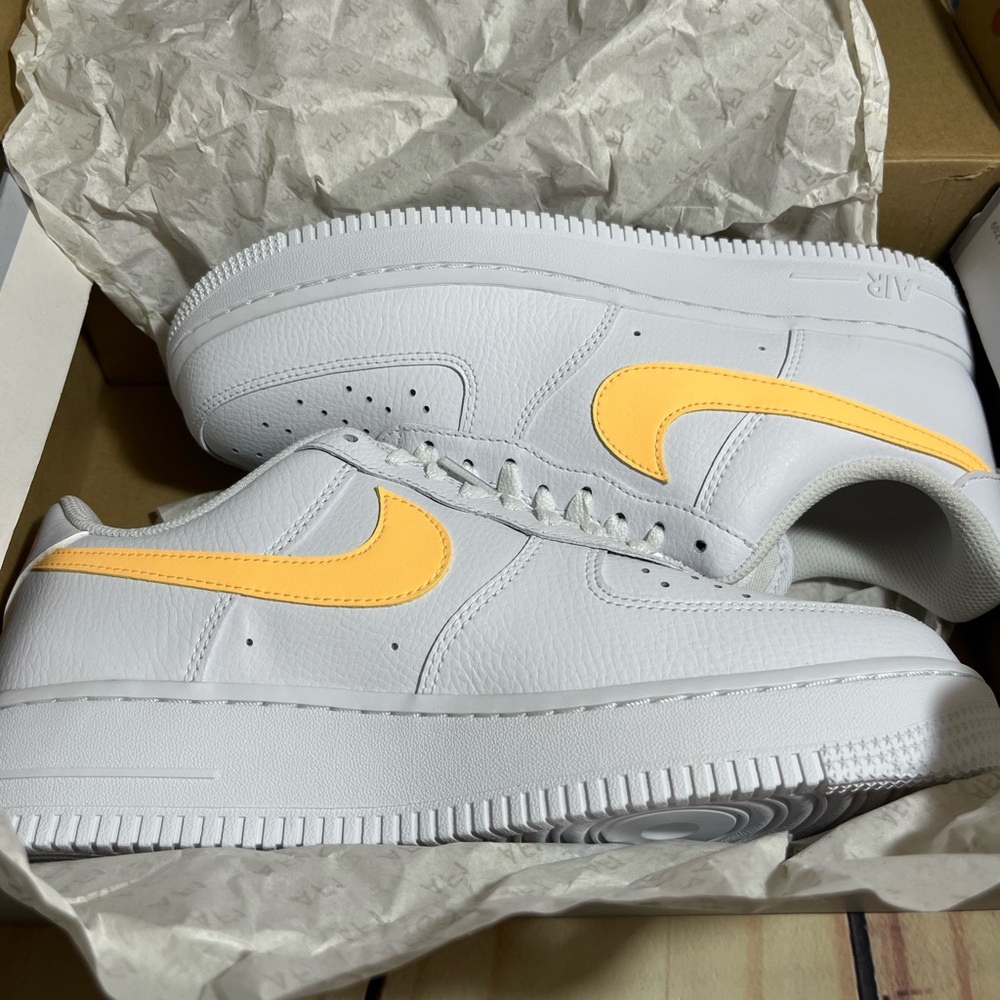 Nike Air Force 1 ’07 - Picture 9 of 11